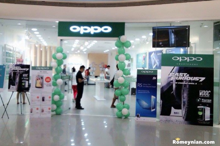 Oppo at SM City Manila
